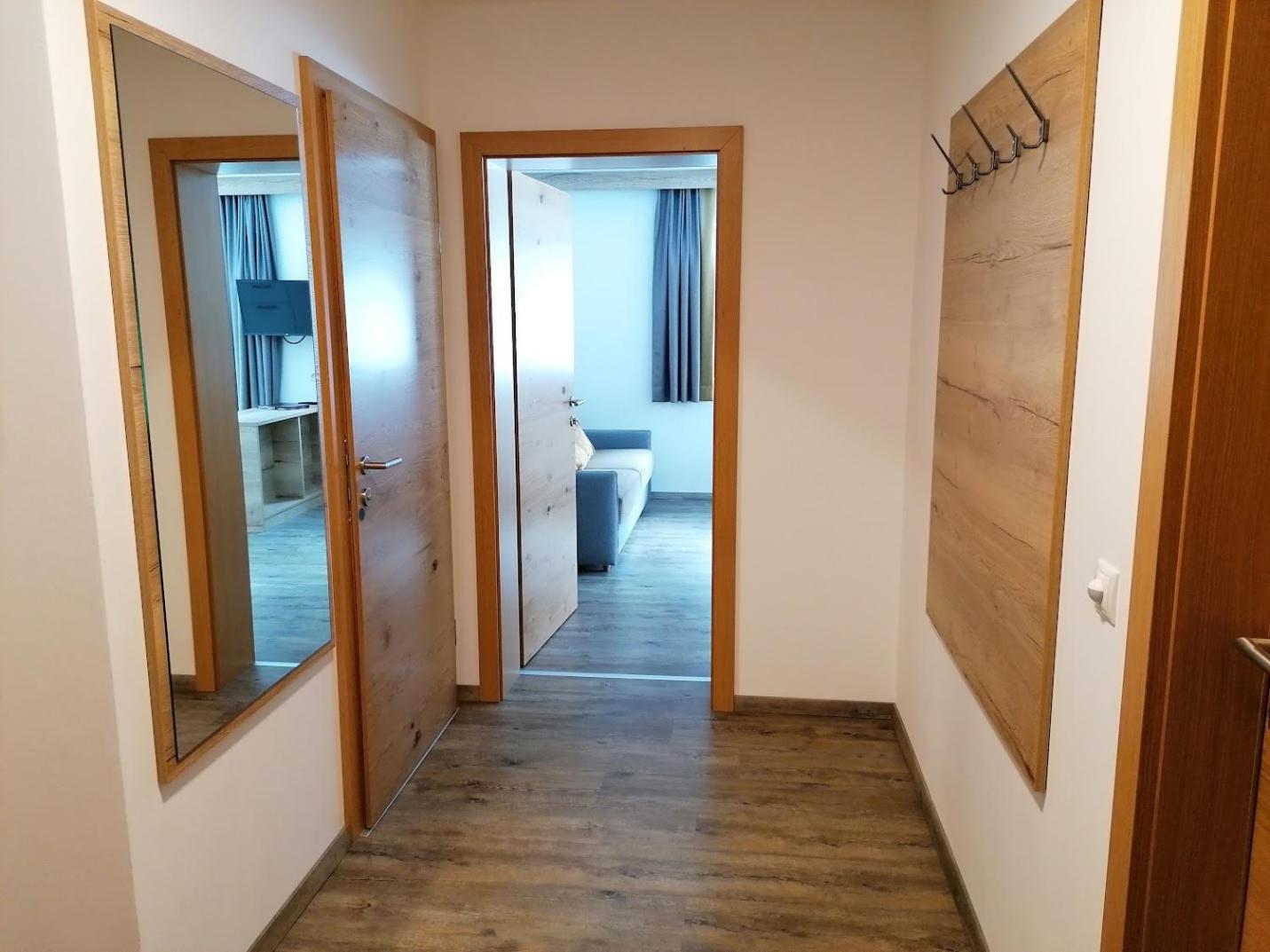 Alps Tux Apartment ภายนอก รูปภาพ