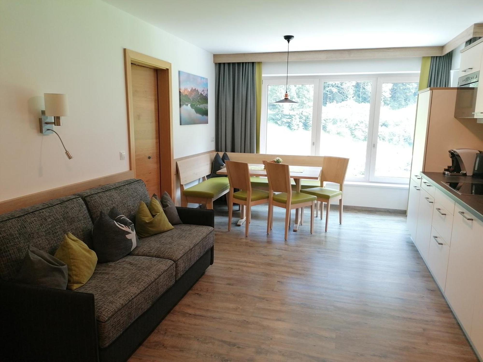 Alps Tux Apartment ภายนอก รูปภาพ