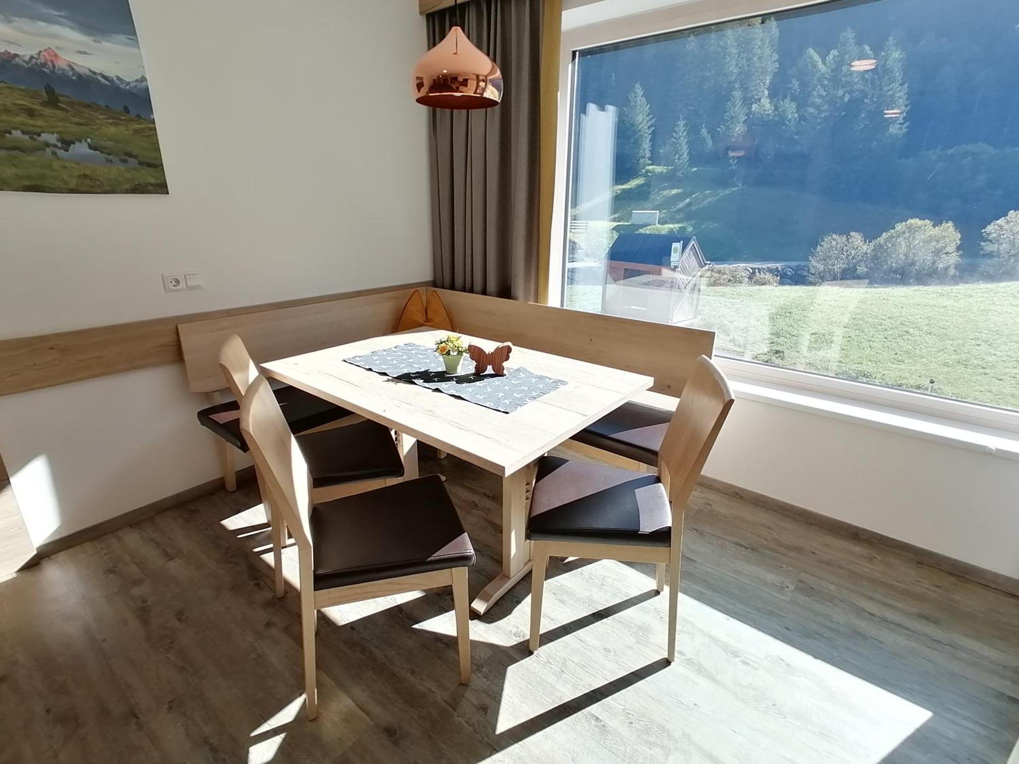Alps Tux Apartment ภายนอก รูปภาพ