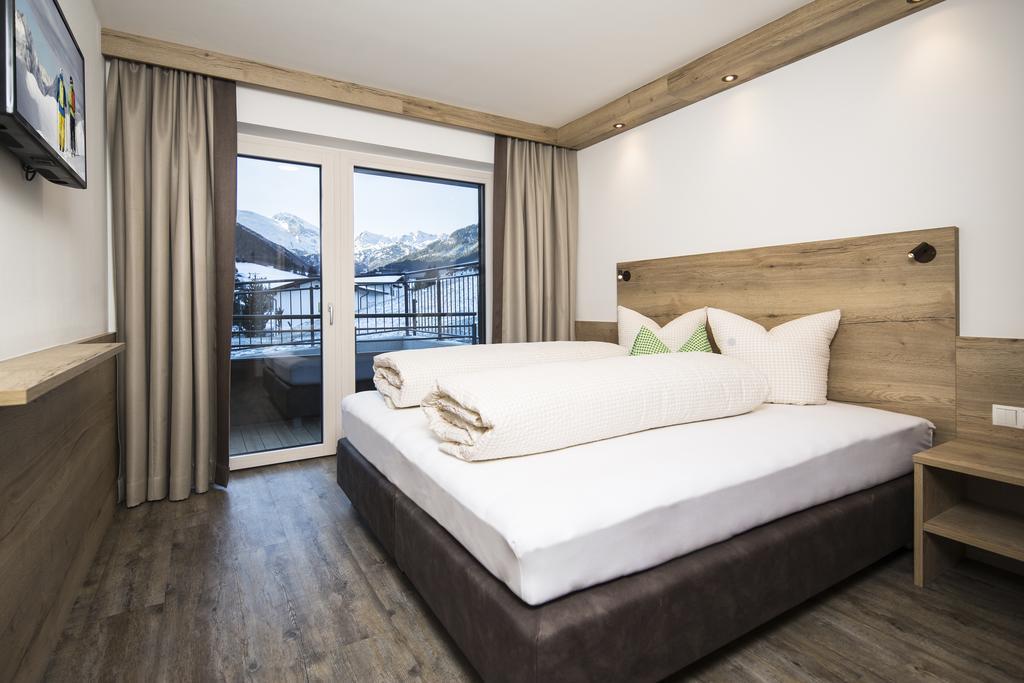Alps Tux Apartment ภายนอก รูปภาพ