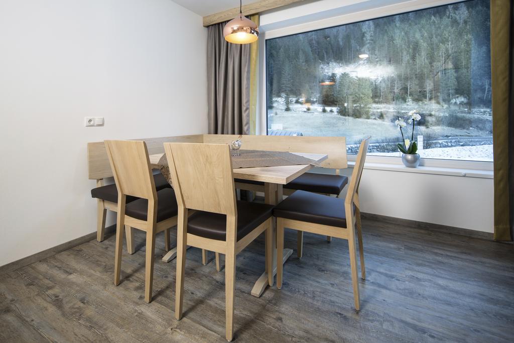 Alps Tux Apartment ภายนอก รูปภาพ
