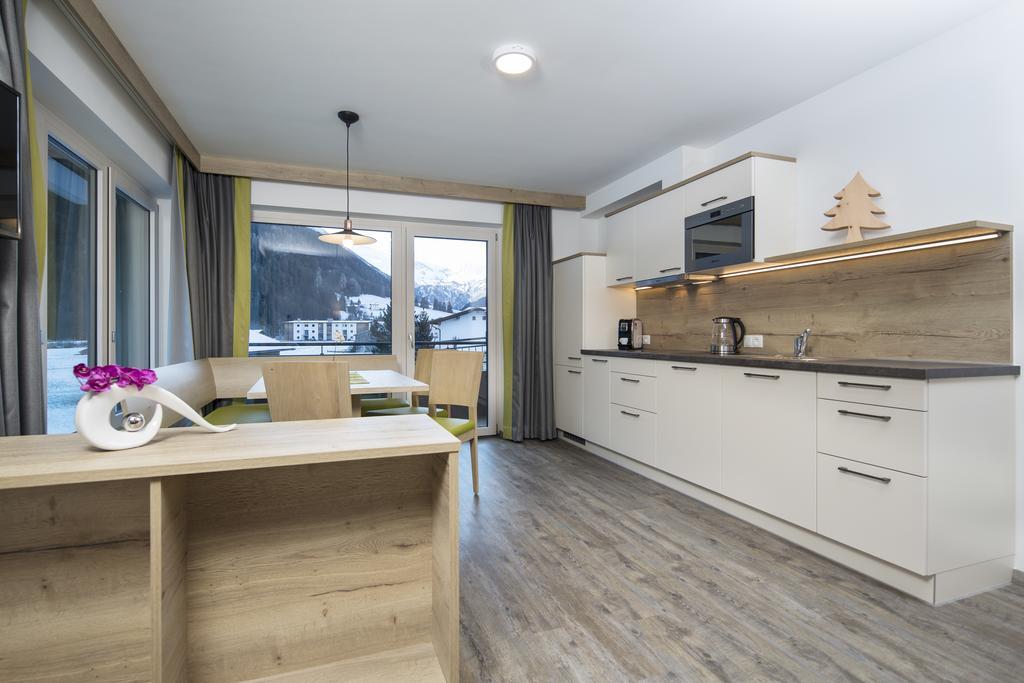 Alps Tux Apartment ภายนอก รูปภาพ
